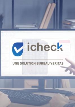 deux personnes devant un écran qui observent le logo Icheck 